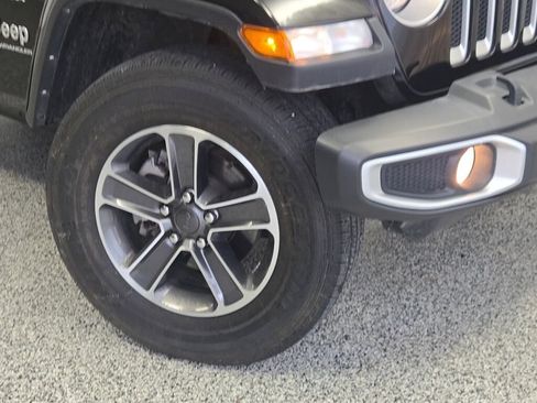 Used 2023 Jeep Wrangler Unlimited Sahara AWD/4WD image 3