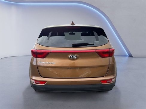 Used 2019 Kia Sportage LX image 4