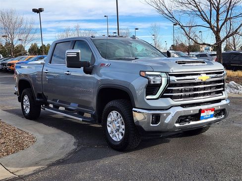 Used 2024 Chevrolet Silverado 3500 LTZ w/ LTZ Premium Package image 4