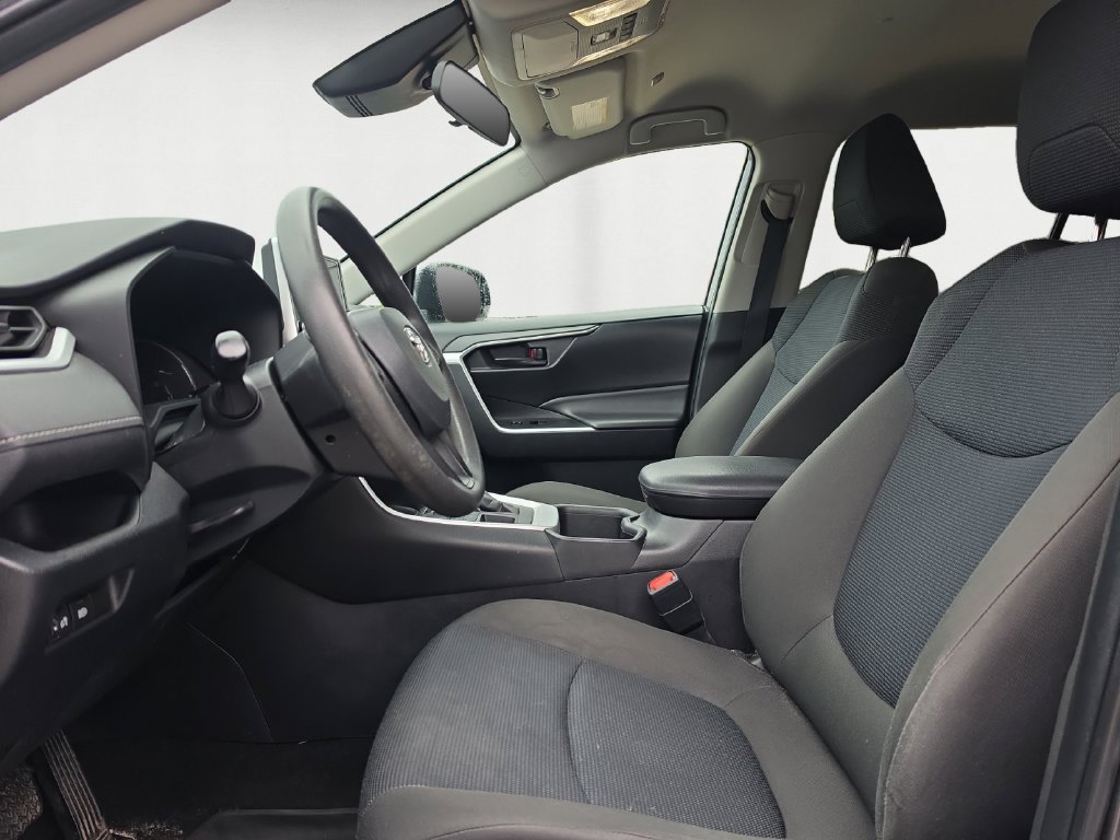 Used 2023 Toyota RAV4 LE AWD/4WD image 10