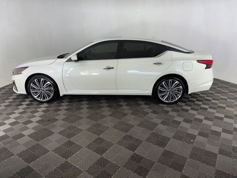 Certified 2024 Nissan Altima 2.5 SL FWD image 8