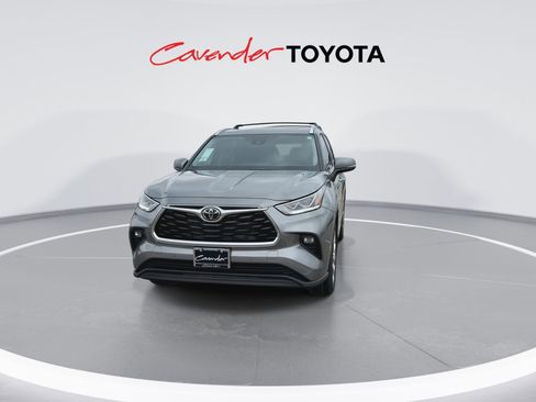 New 2026 Toyota Highlander Limited AWD/4WD image 3