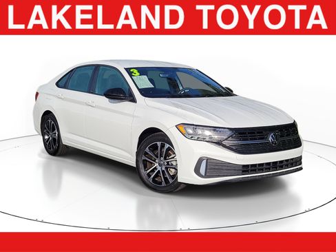 Used 2023 Volkswagen Jetta Sport image 1