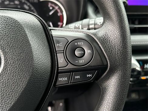 Used 2025 Toyota RAV4 XLE image 24