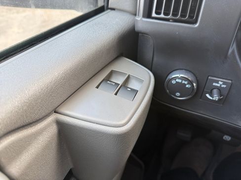 New 2025 Chevrolet Express 3500 Work Van w/ Power Convenience Package image 15