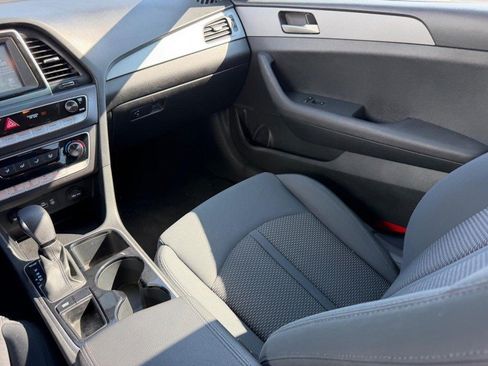 Used 2019 Hyundai Sonata SE FWD image 16