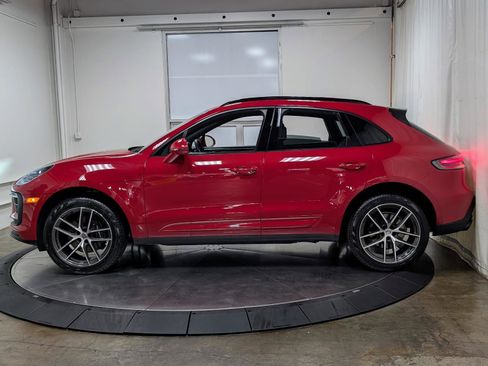 Used 2024 Porsche Macan w/ Premium Plus Package image 6