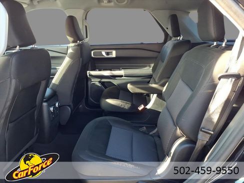 Used 2022 Ford Explorer XLT image 5