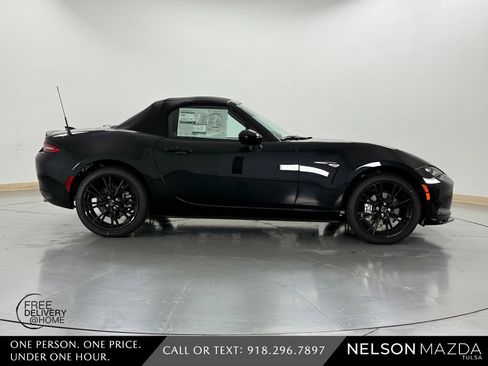 New 2026 MAZDA MX-5 Miata Club w/ Interior Package RWD image 5