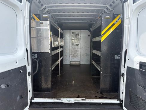 Used 2021 RAM ProMaster 2500 w/ Convenience Group FWD image 12