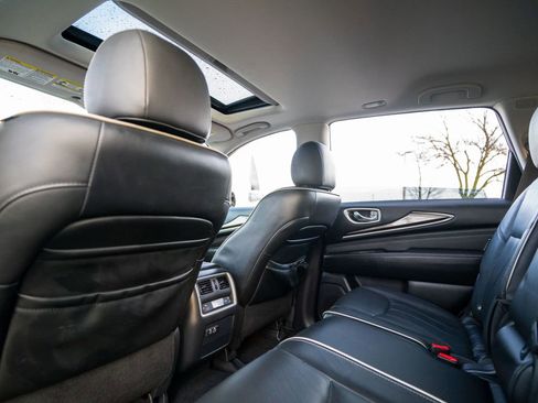 Used 2019 INFINITI QX60 Luxe w/ Essential Package image 19