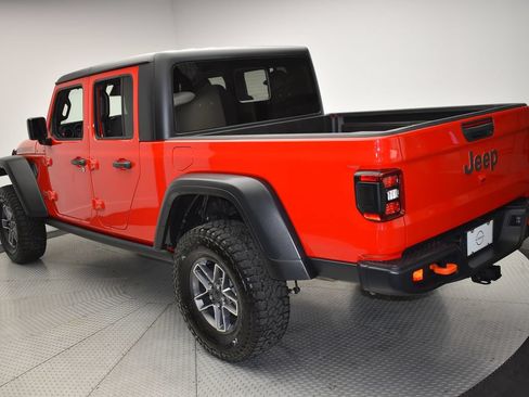Used 2026 Jeep Gladiator Mojave AWD/4WD image 7