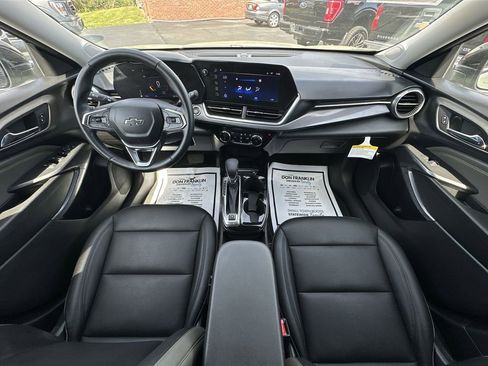 Used 2024 Chevrolet Trax ACTIV w/ Sunroof Package FWD image 20