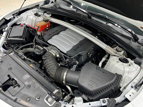 Used 2021 Chevrolet Camaro LT RWD image 28