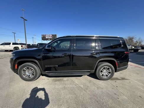 Used 2022 Jeep Wagoneer Series I image 2