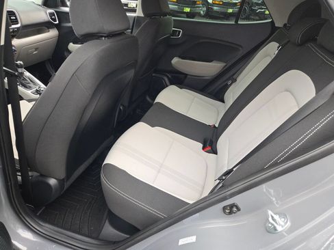 Used 2023 Hyundai Venue SEL FWD image 22