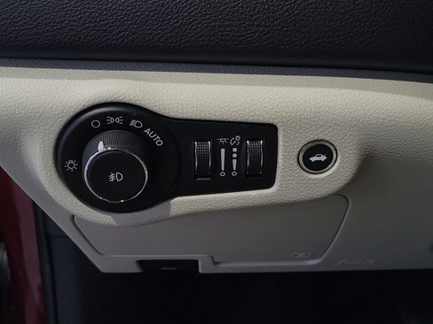Used 2015 Chrysler 200 C w/ Navigation & Sound Group I AWD/4WD image 22
