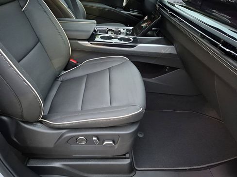 New 2026 Cadillac Escalade ESV Sport AWD/4WD image 19