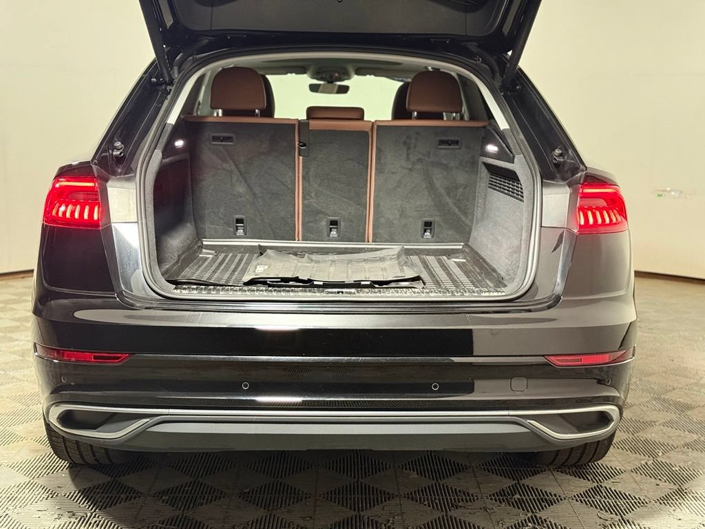 Used 2023 Audi Q8 Prestige AWD/4WD image 6