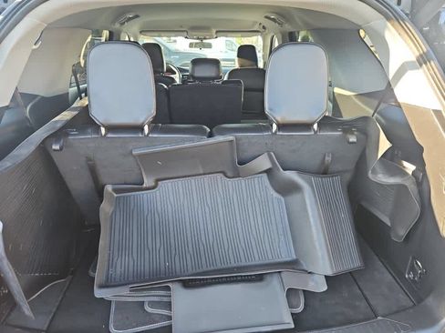 Used 2023 Ford Explorer XLT w/ Equipment Group 202A RWD image 8