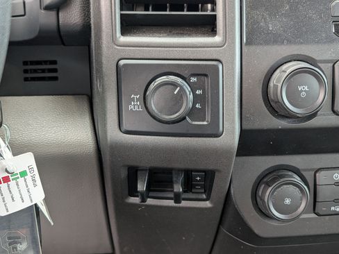 Used 2022 Ford F350 XL w/ Power Equipment Group image 19