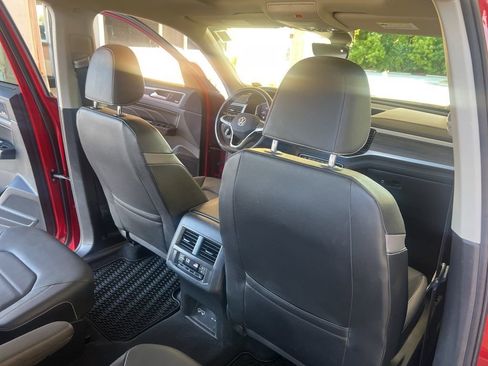 Used 2021 Volkswagen Atlas SEL Premium image 18