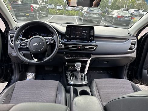 Used 2023 Kia Seltos S image 37