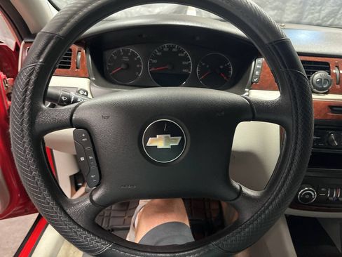 Used 2009 Chevrolet Impala LT FWD image 6