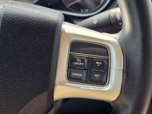Used 2013 Dodge Avenger SXT FWD image 22