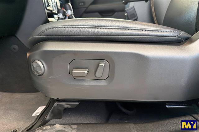 Used 2026 Jeep Wrangler Unlimited Sahara AWD/4WD image 13