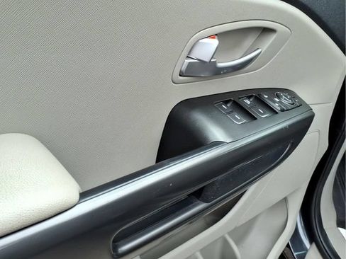 Used 2020 Kia Sedona EX FWD image 15