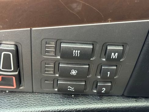 Used 2007 BMW 750Li image 24