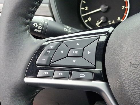 Used 2024 Nissan Altima 2.5 SL image 23