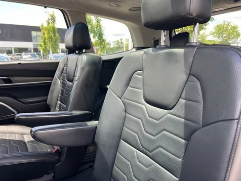 Certified 2022 Kia Telluride SX w/ SX Prestige Package AWD/4WD image 36