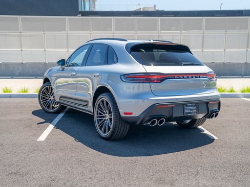 Certified 2026 Porsche Macan AWD/4WD image 3