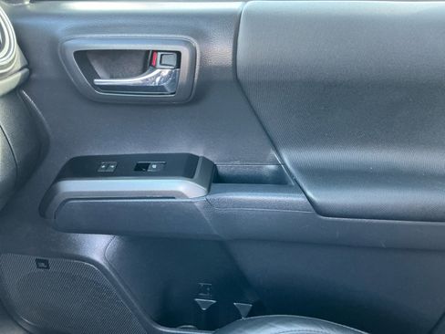 Used 2023 Toyota Tacoma TRD Off-Road image 16