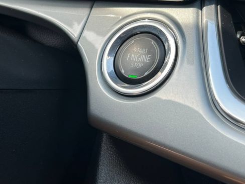 Used 2025 Chevrolet Trax LT FWD image 23