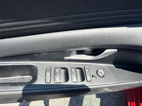 Used 2025 Hyundai Elantra SEL FWD image 17