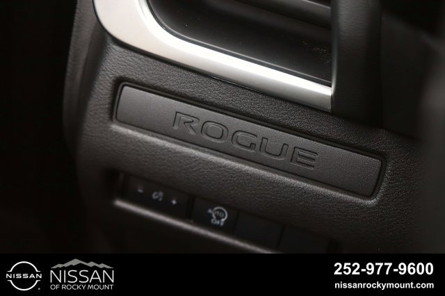 Used 2024 Nissan Rogue S AWD/4WD image 24