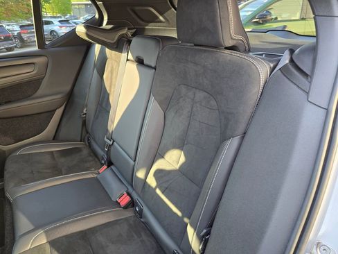 Used 2021 Volvo XC40 T5 R-Design w/ Climate Package image 18