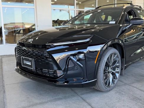 New 2026 Toyota Crown Signia AWD/4WD image 3