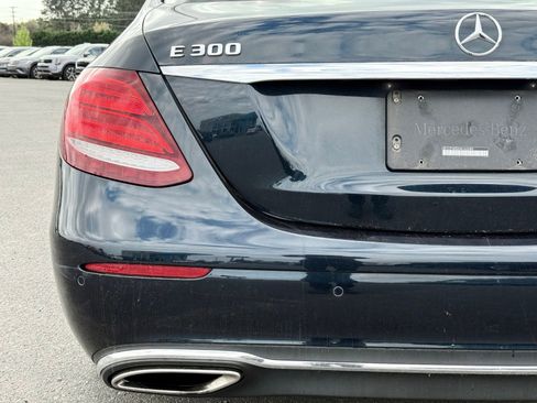 Used 2017 Mercedes-Benz E 300 4MATIC image 16