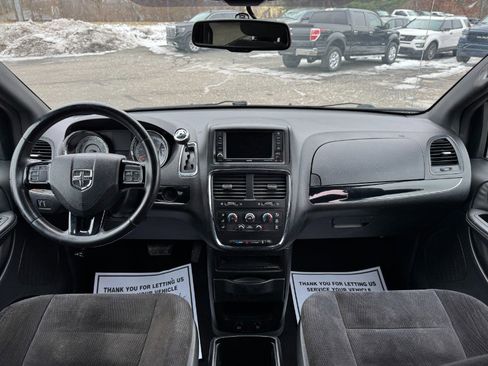 Used 2014 Dodge Grand Caravan SE image 22