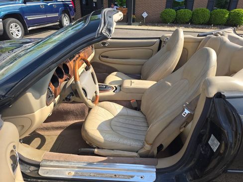 Used 2000 Jaguar XK8 Convertible RWD image 18