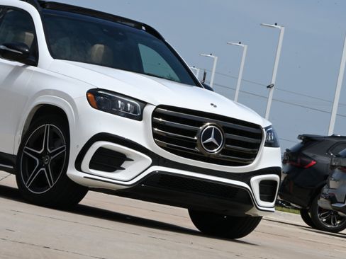Used 2024 Mercedes-Benz GLS 450 4MATIC image 39