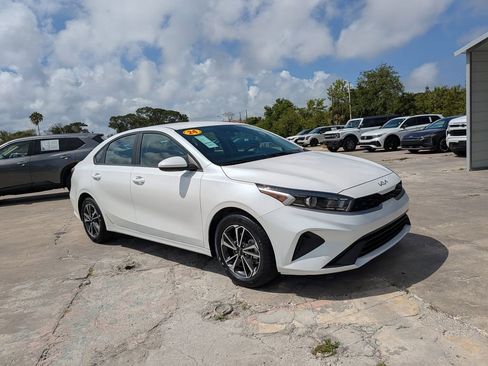 Certified 2024 Kia Forte LXS FWD image 2