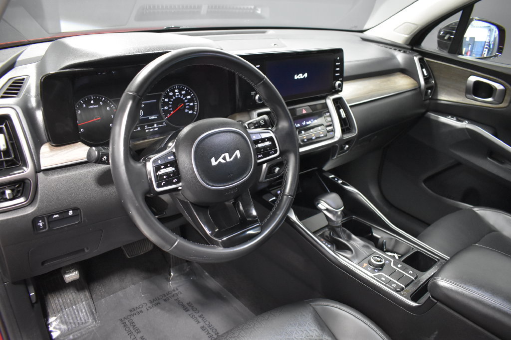 Used 2023 Kia Sorento S w/ Panoramic Sunroof Package AWD/4WD image 4