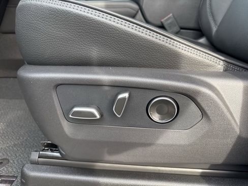 New 2026 GMC Yukon XL Denali image 10