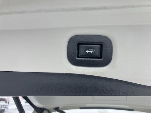 Used 2019 Nissan Rogue SL w/ Premium Package image 13