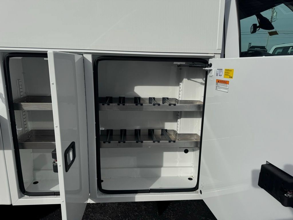 New 2026 Ford E-350 and Econoline 350 Super Duty w/ Interior Upgrade Package RWD image 11